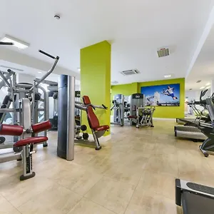 Apartment Cityscape Serenity: 10th Floor Oasis Near City Airport, Excel & 02, London