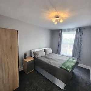 Apartment Comfy 1 Bedroom Flat, London
