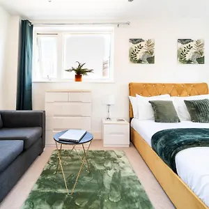 Apartment Greenwich Station Suite: Luxury 2-bed With Playstation, London